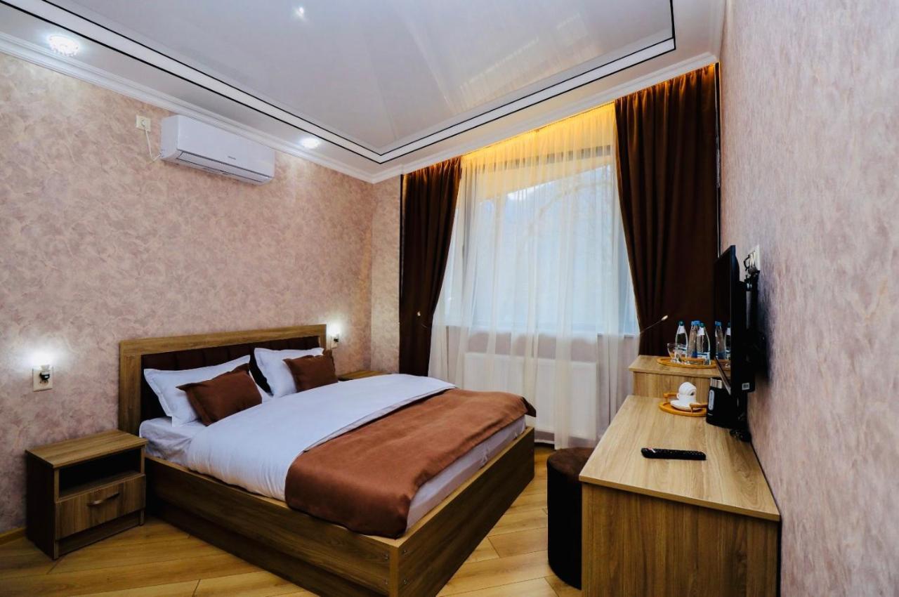 Hotel Evergreen Боржоми Екстериор снимка