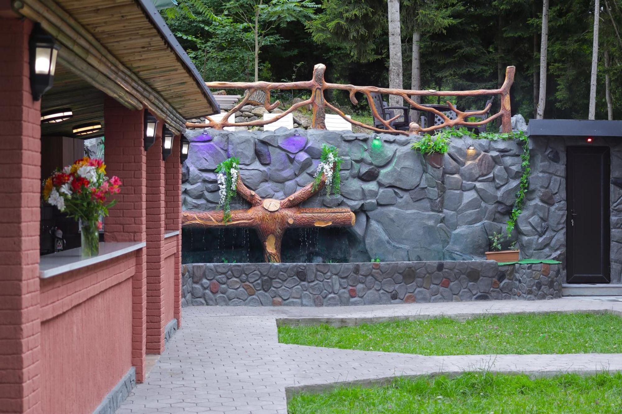Hotel Evergreen Боржоми Екстериор снимка